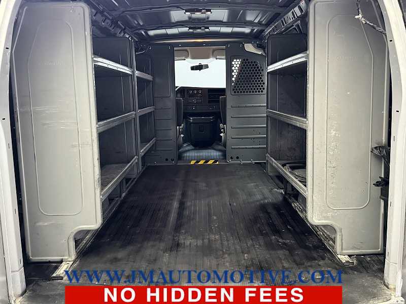 Used 2017 Chevrolet Express 2500 RWD image 23