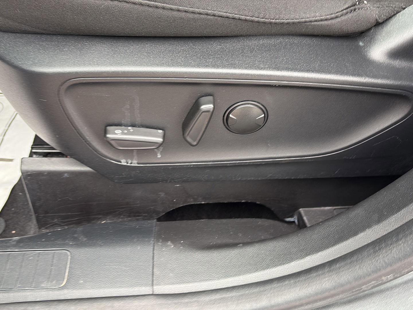 Used 2024 Ford Escape Active image 7