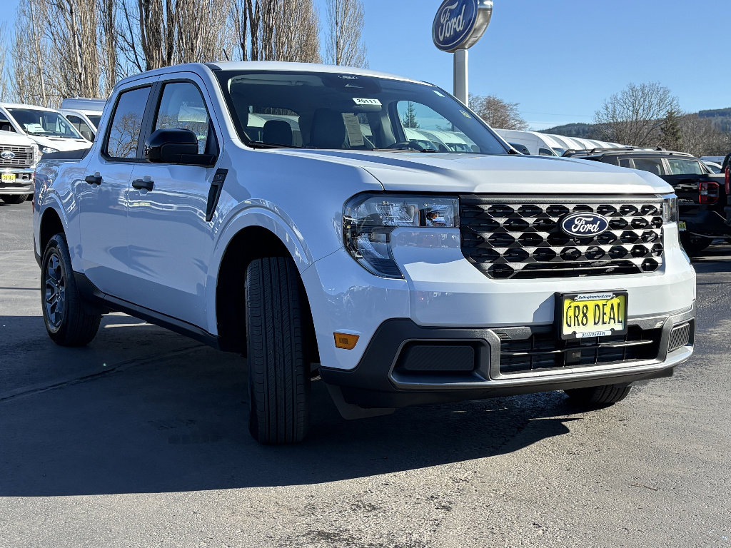 New 2026 Ford Maverick XLT w/ XLT Luxury Package FWD image 3