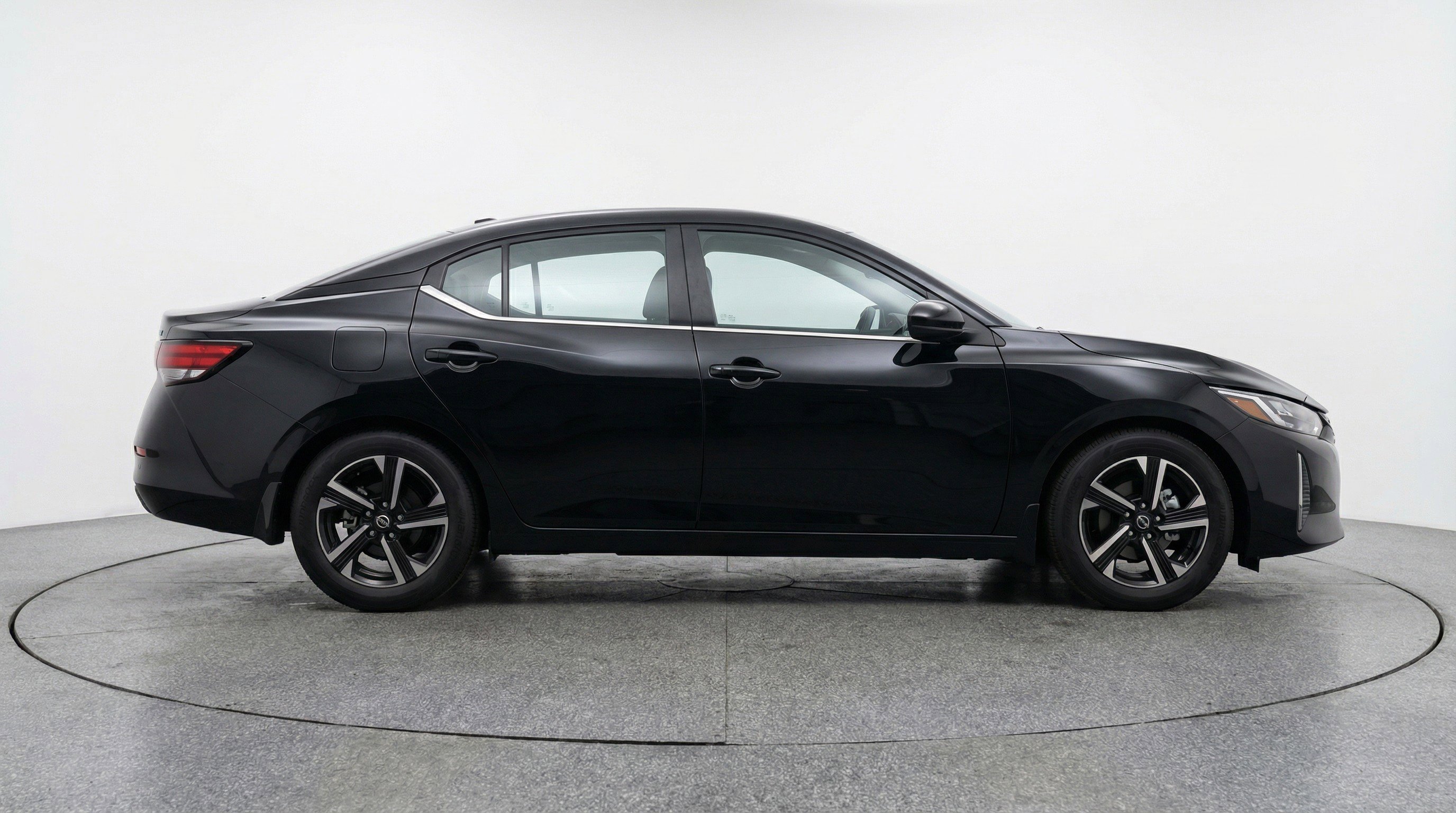 Used 2025 Nissan Sentra SV FWD image 11
