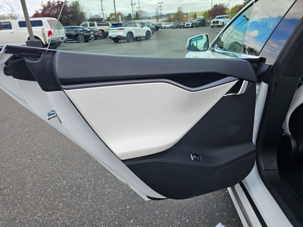 Used 2020 Tesla Model S Long Range image 19