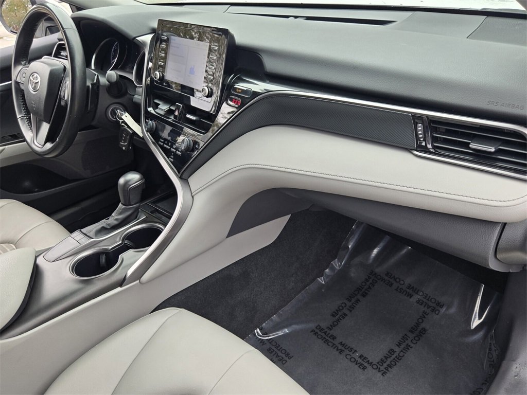Used 2024 Toyota Camry SE image 16