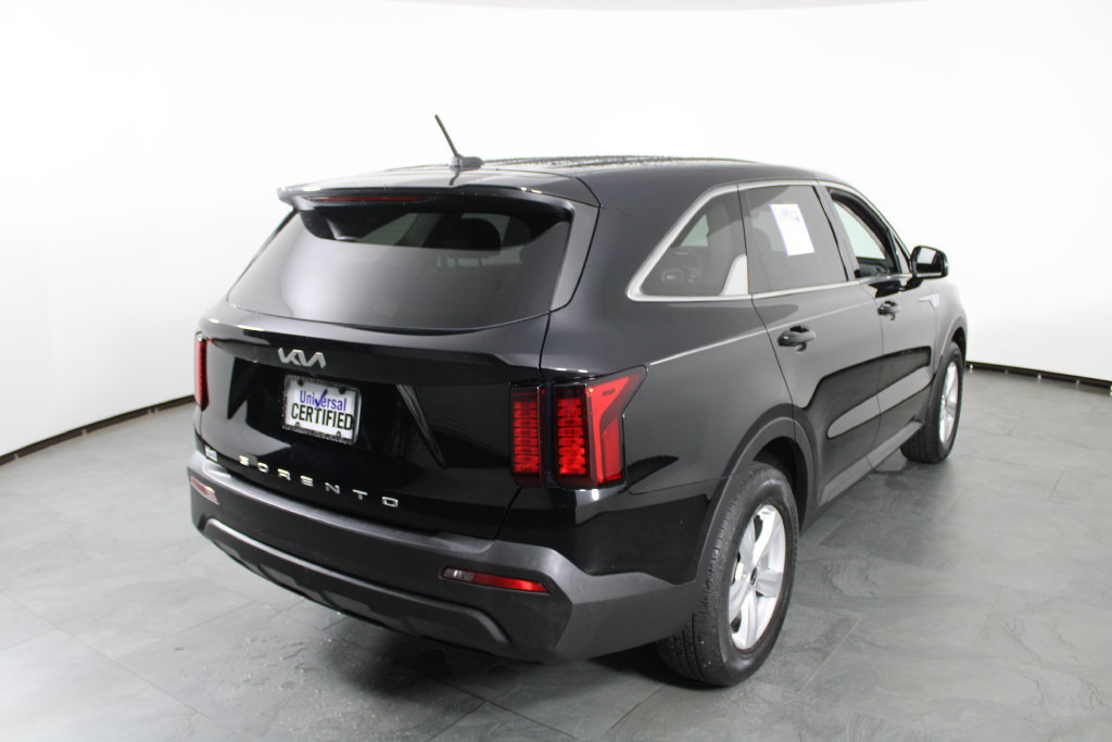 Used 2022 Kia Sorento LX FWD image 10