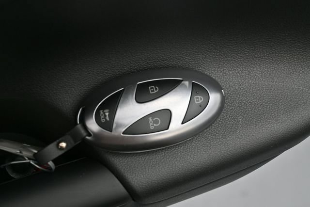 Used 2025 Hyundai Kona SEL AWD/4WD image 35