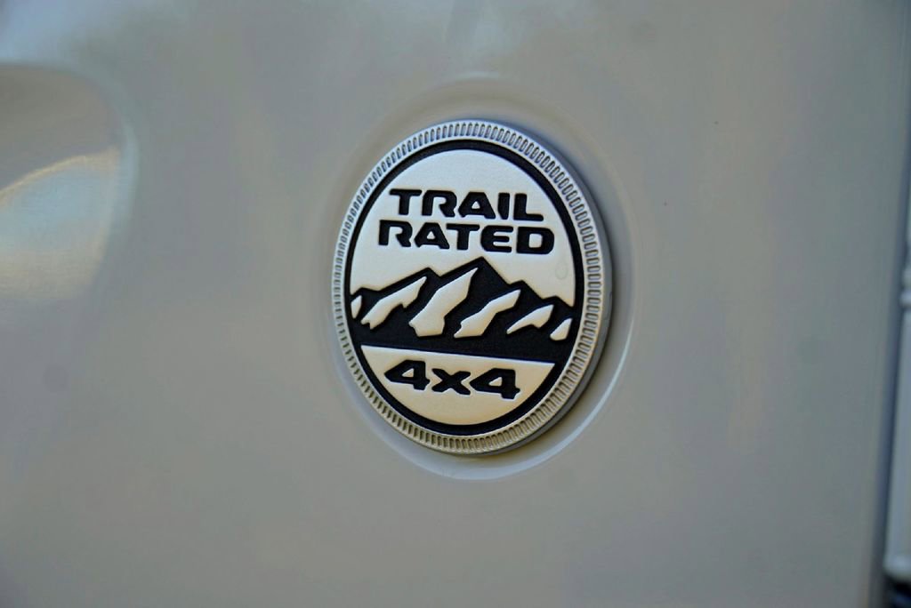 Used 2021 Jeep Wrangler Unlimited Sahara w/ Safety Group image 11