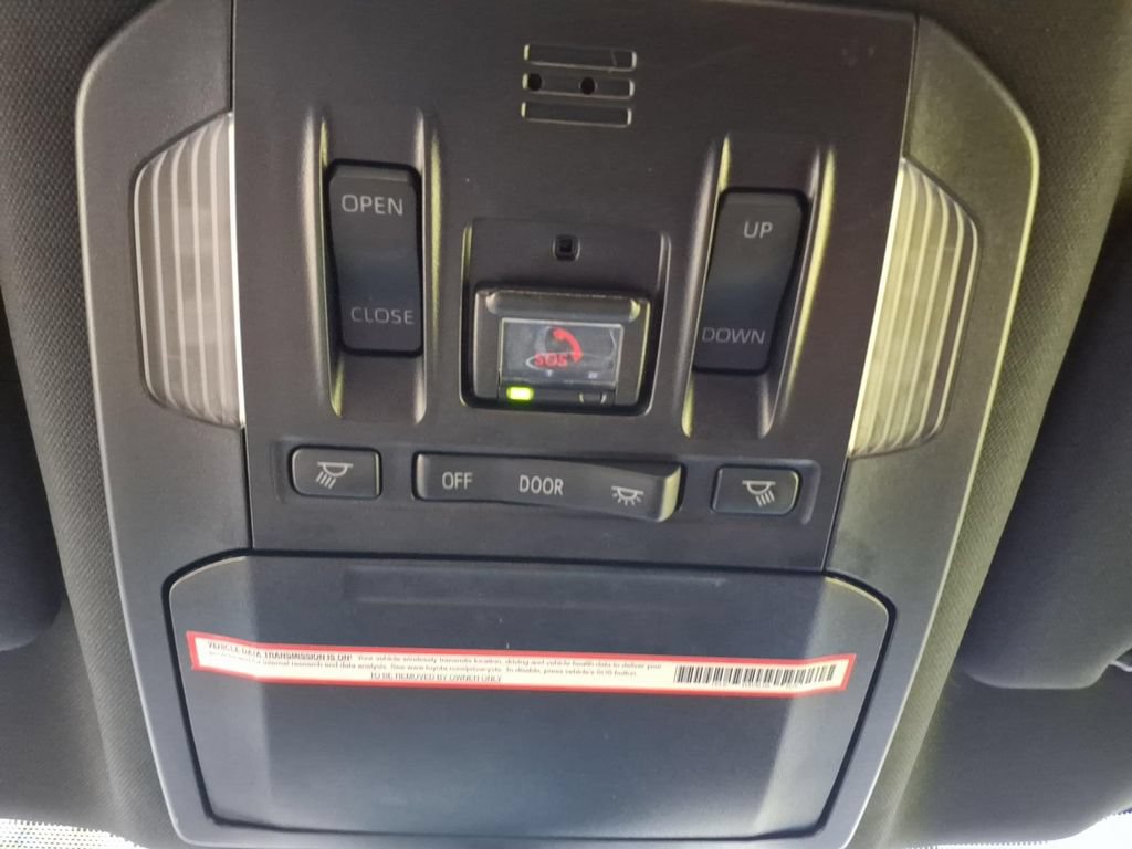 Used 2023 Toyota Highlander XSE FWD image 28