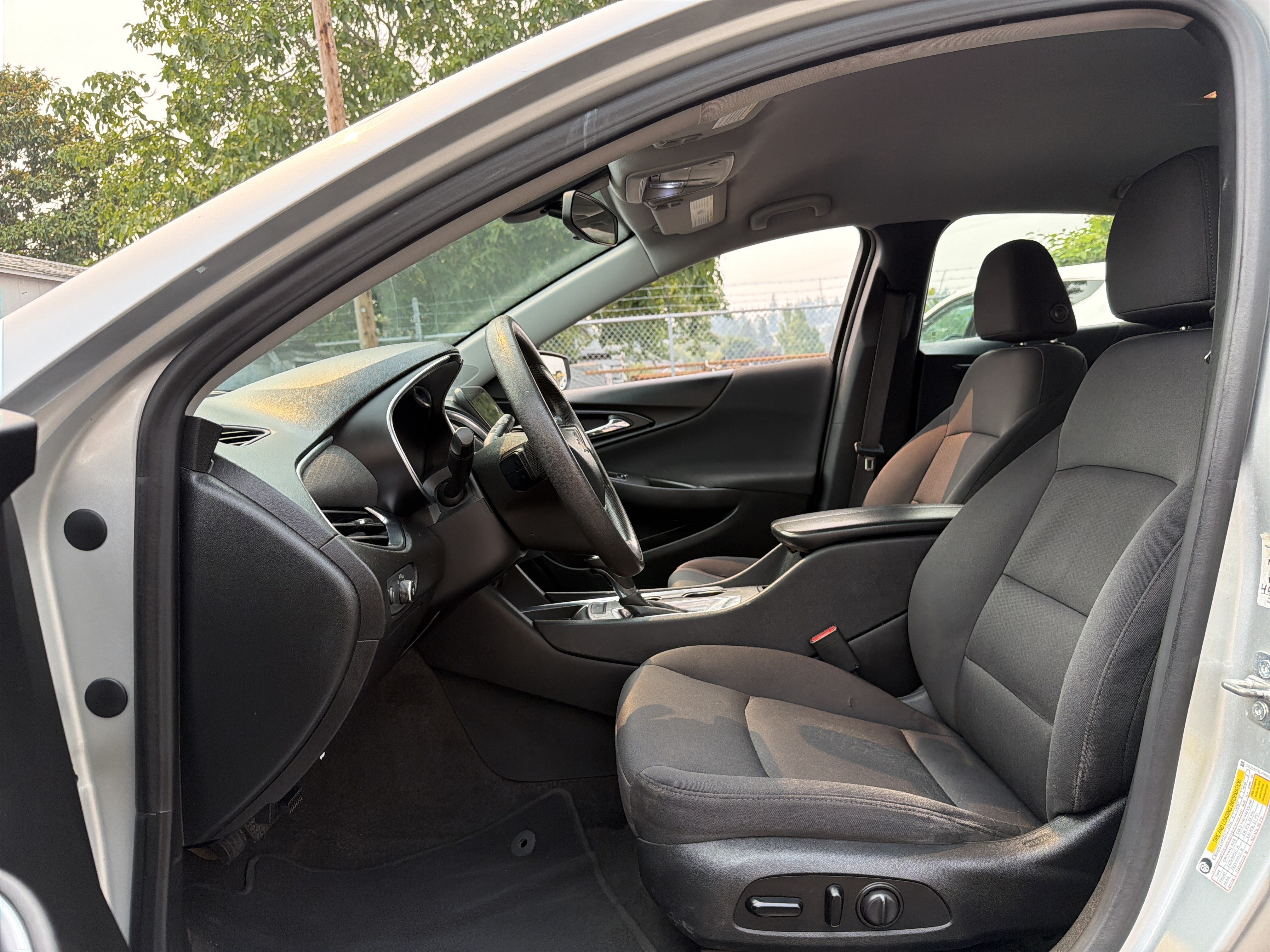 Used 2020 Chevrolet Malibu LT FWD image 8