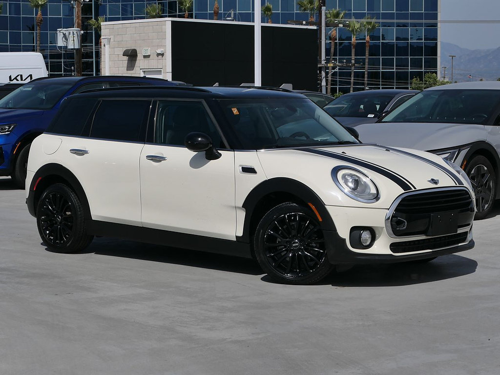 Used 2018 MINI Cooper Clubman FWD image 1