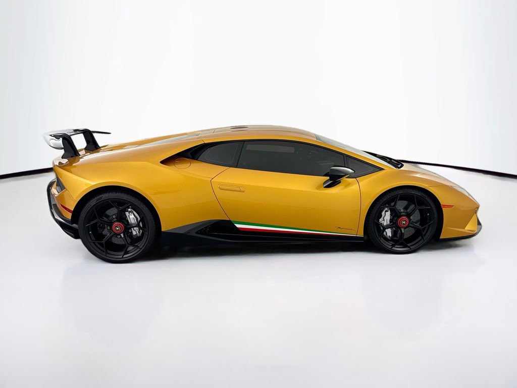 Used 2018 Lamborghini Huracan Performante AWD/4WD image 4