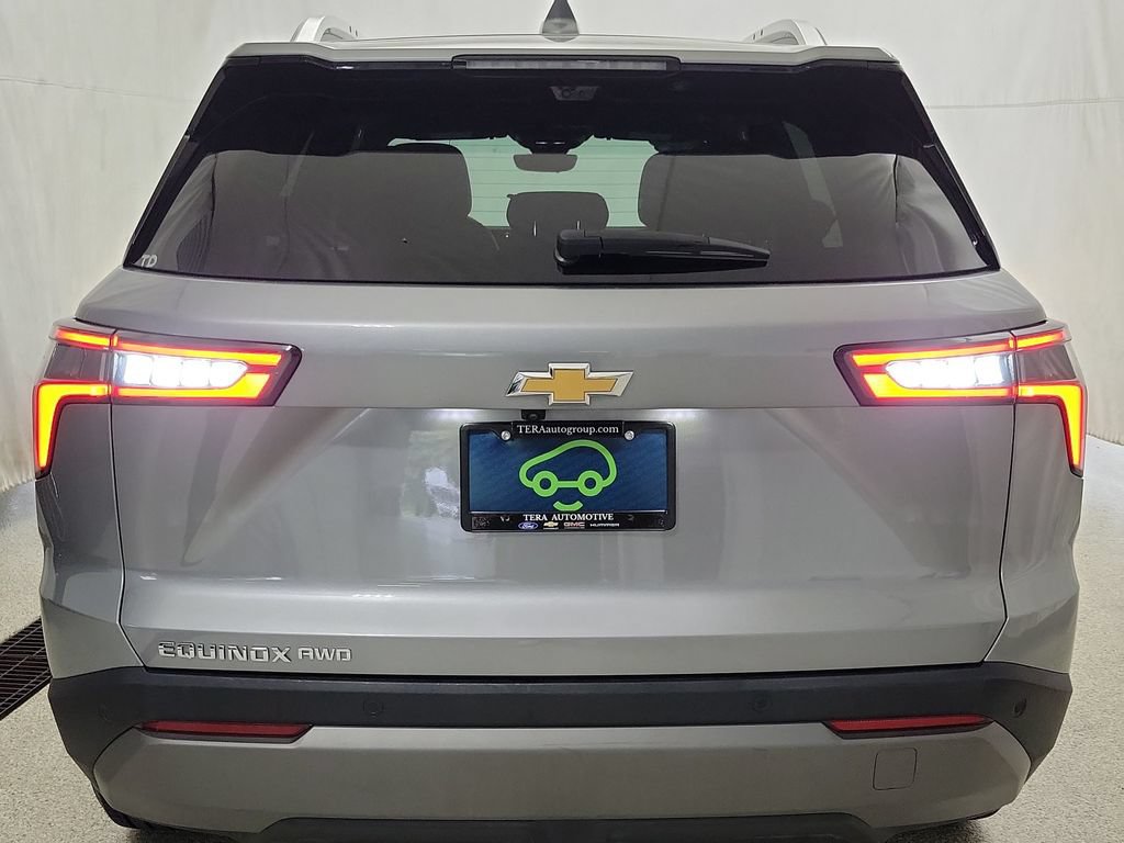 Certified 2025 Chevrolet Equinox LT w/ Convenience Package II AWD/4WD image 4