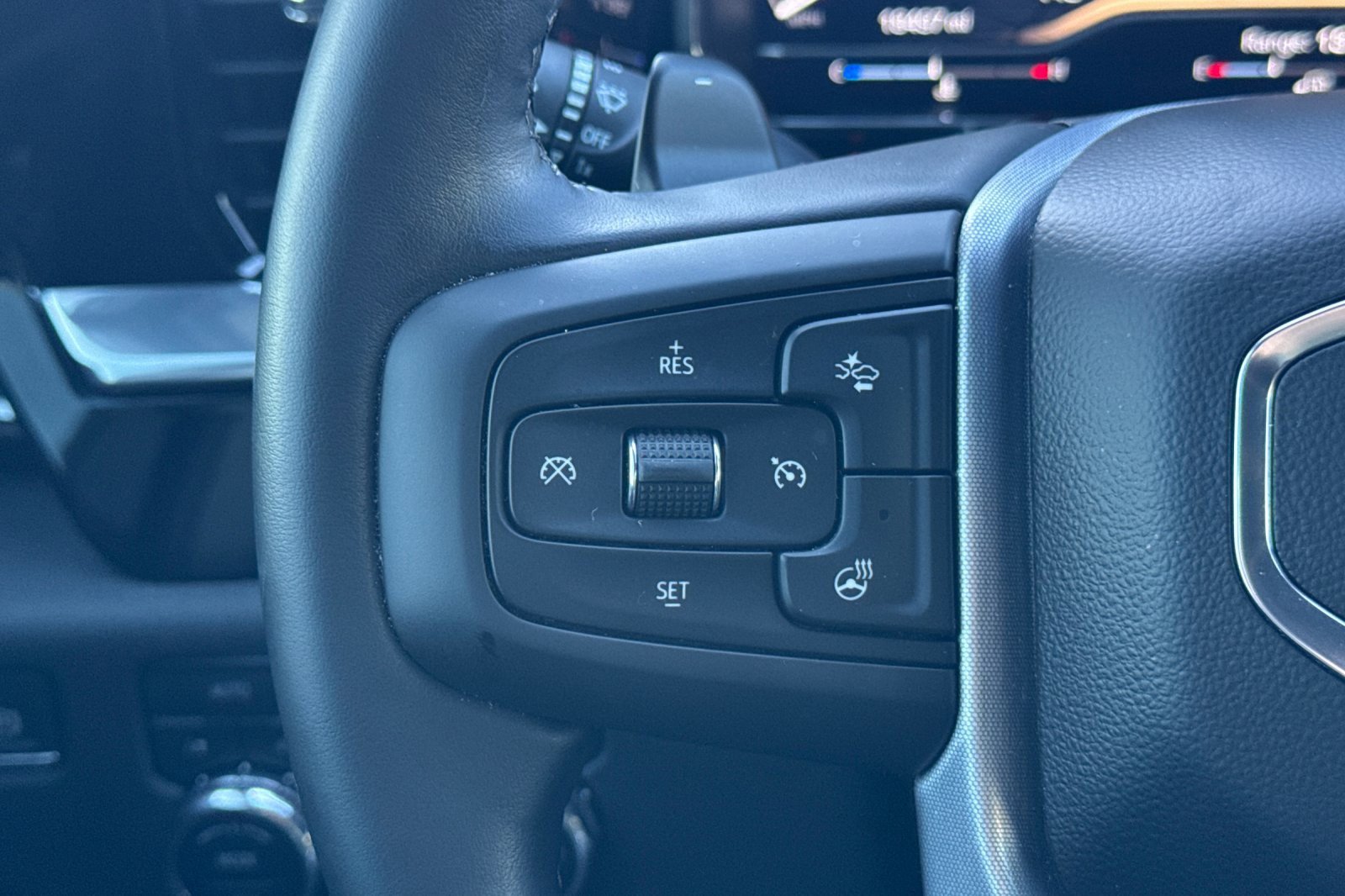 Used 2025 GMC Sierra 1500 Elevation image 34