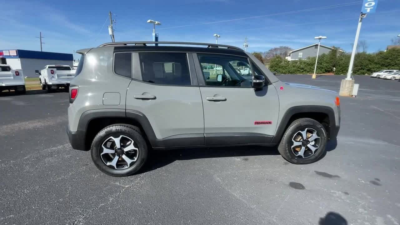 Used 2022 Jeep Renegade Trailhawk AWD/4WD video 2