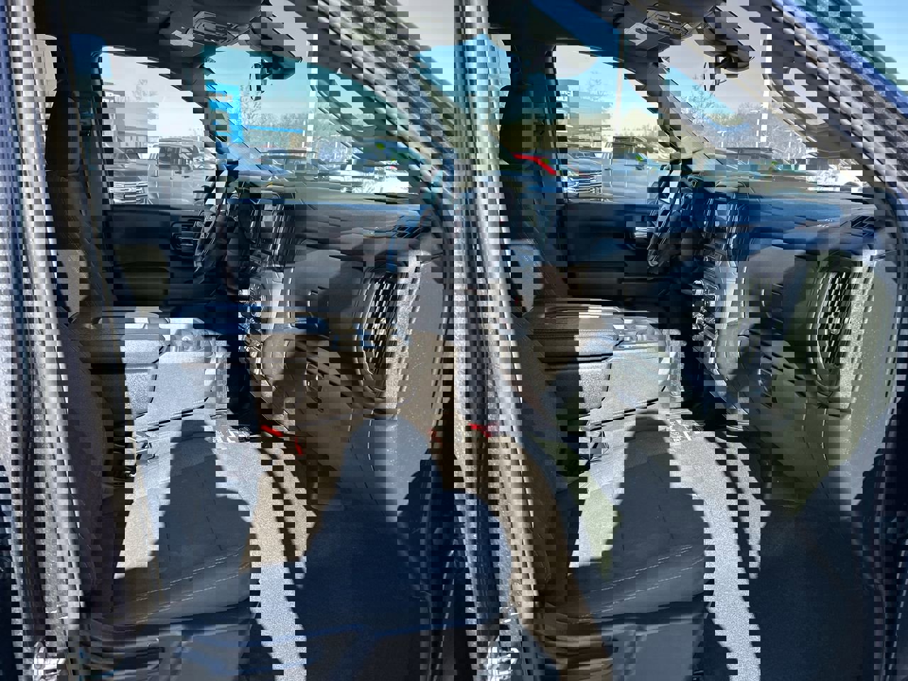 Used 2023 Chevrolet Silverado 1500 Custom image 15