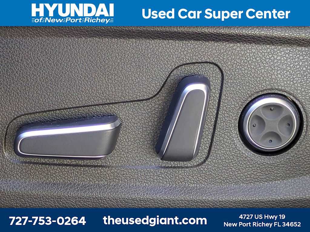 Used 2024 Hyundai Palisade SEL w/ Premium Package FWD image 32