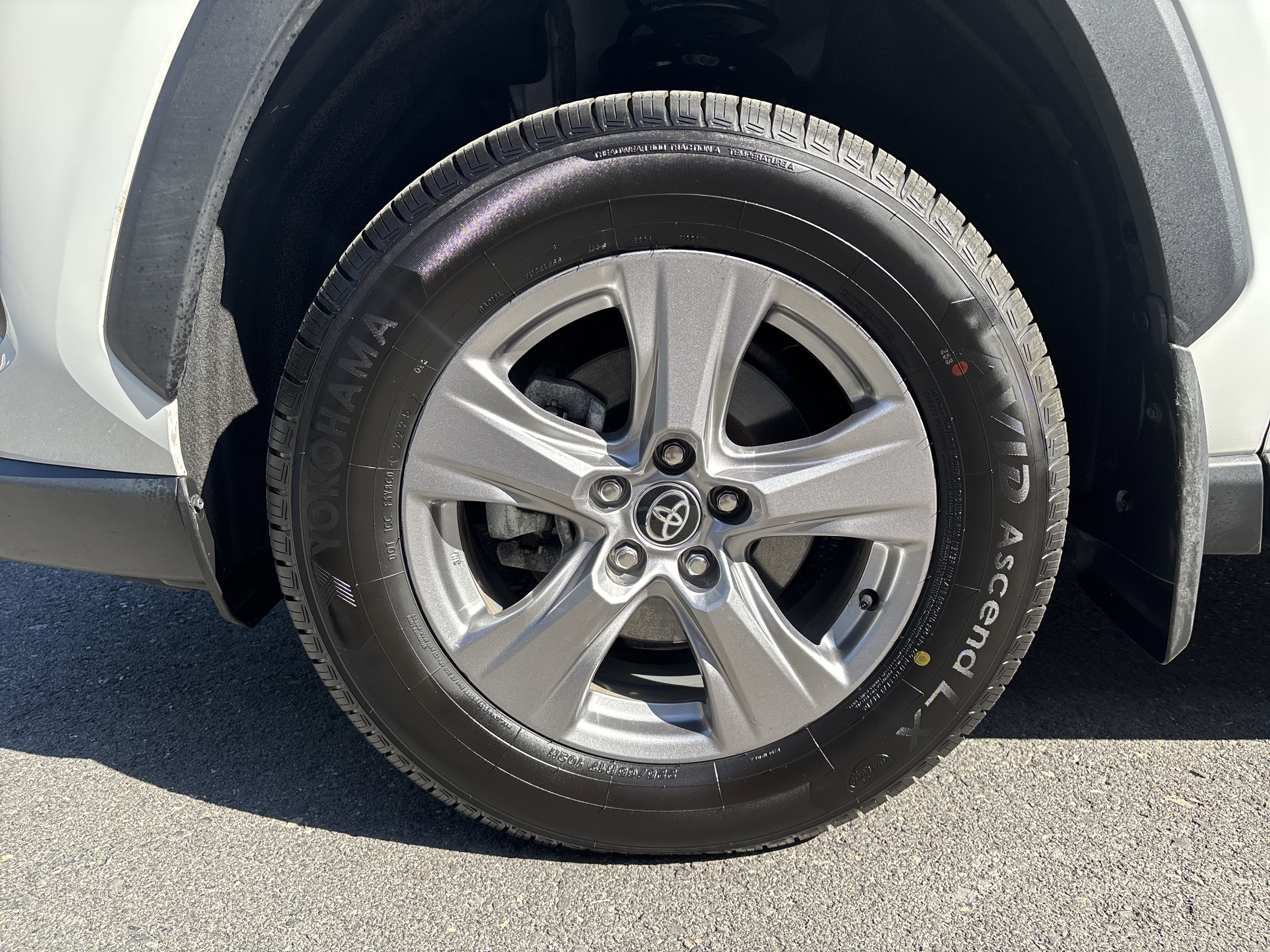 Certified 2025 Toyota RAV4 XLE AWD/4WD image 10
