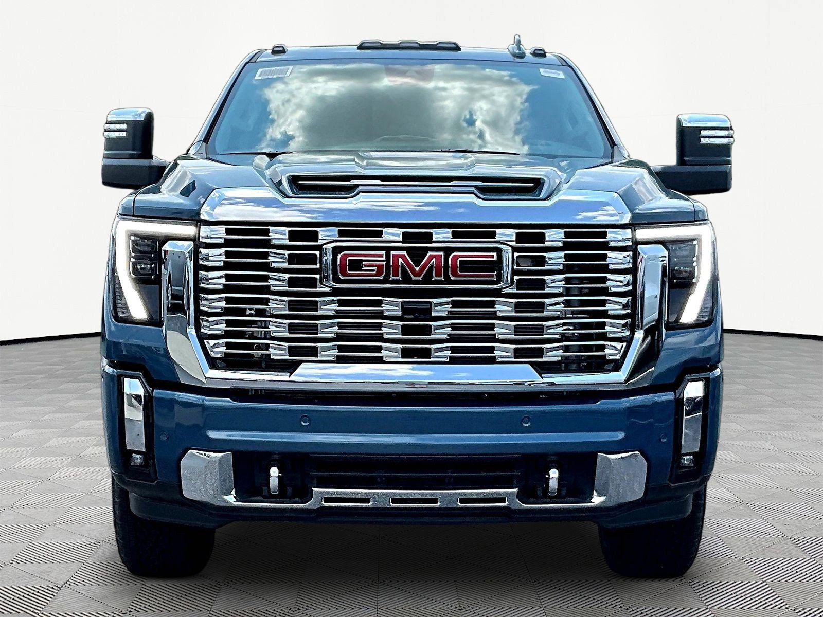 New 2026 GMC Sierra 2500 Denali w/ Denali Reserve Package AWD/4WD image 2