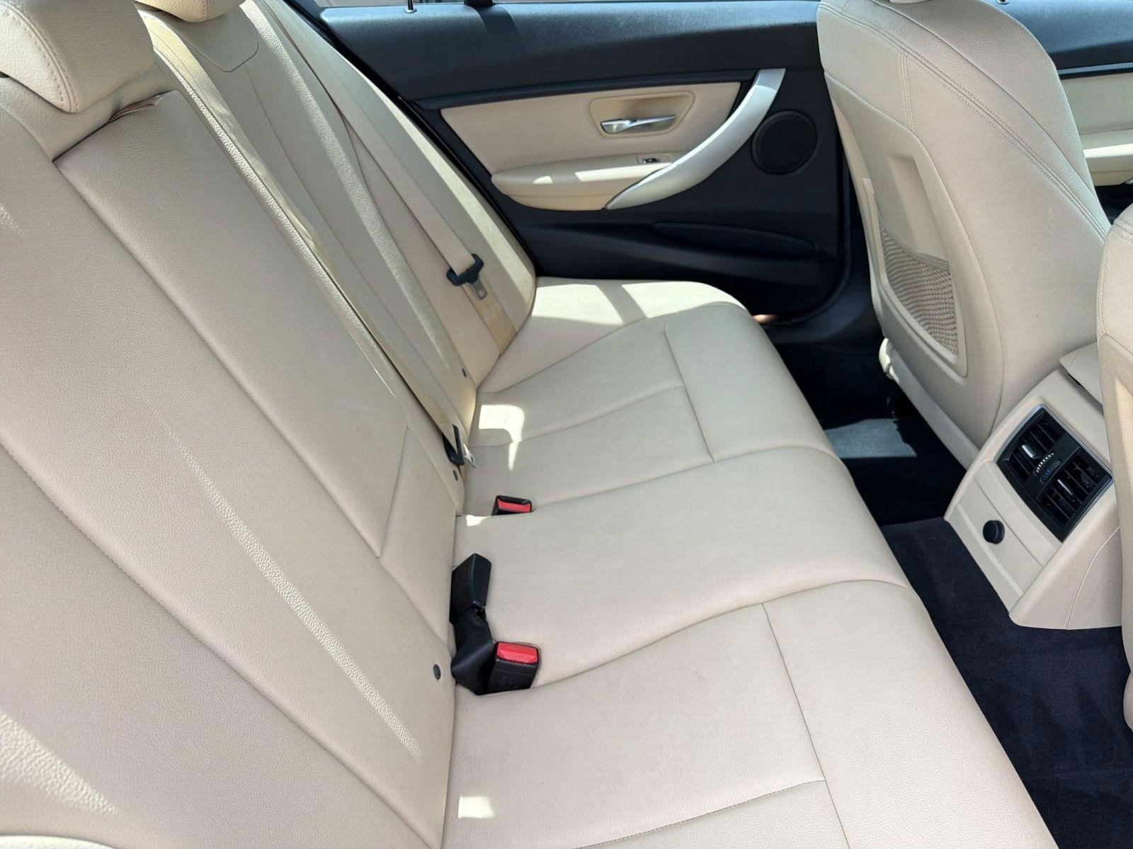 Used 2017 BMW 320i Sedan RWD image 28