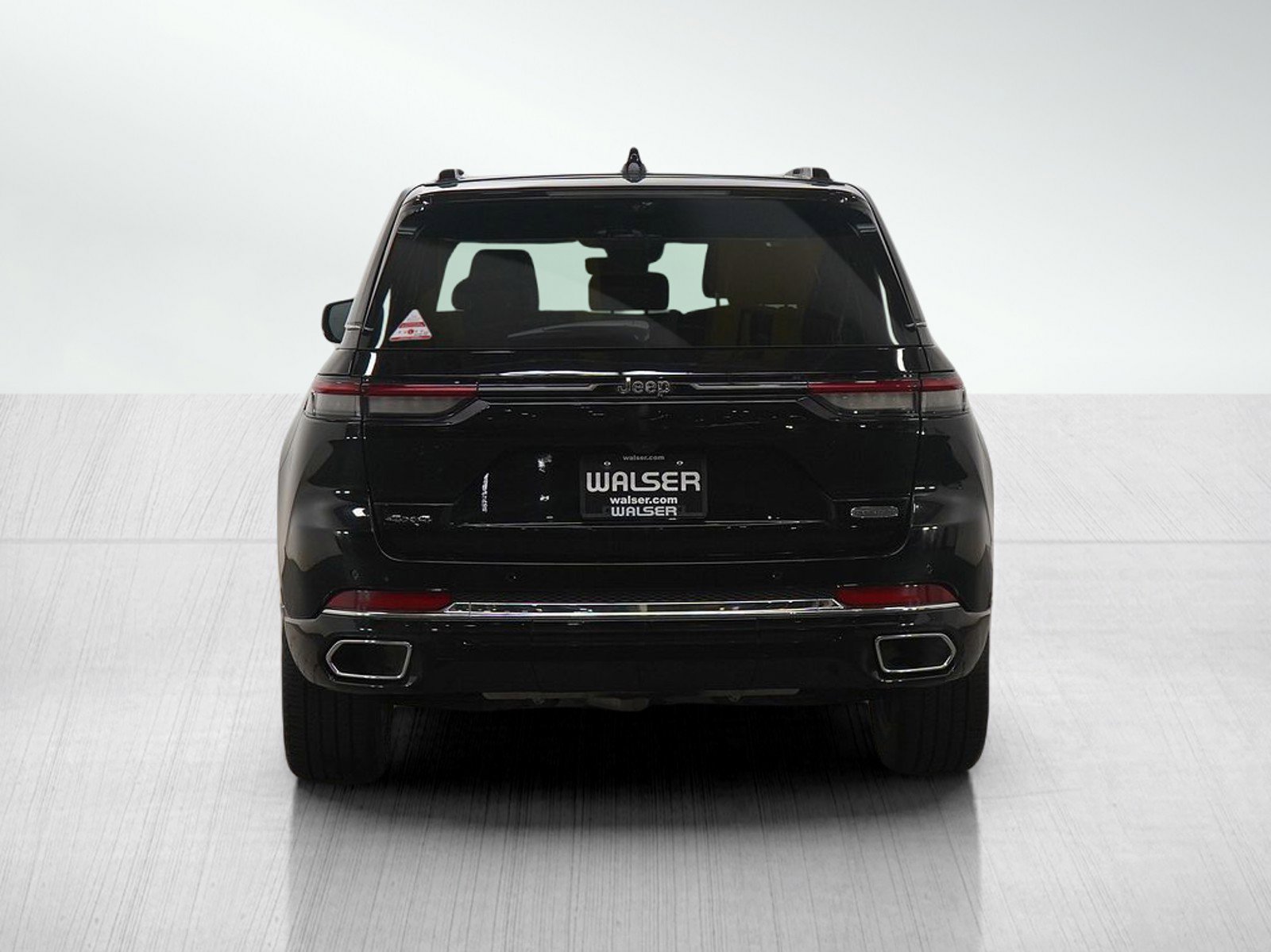 Used 2023 Jeep Grand Cherokee Overland w/ Luxury Tech Group IV image 4