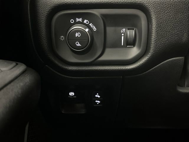 New 2026 RAM 1500 4x4 Crew Cab image 24