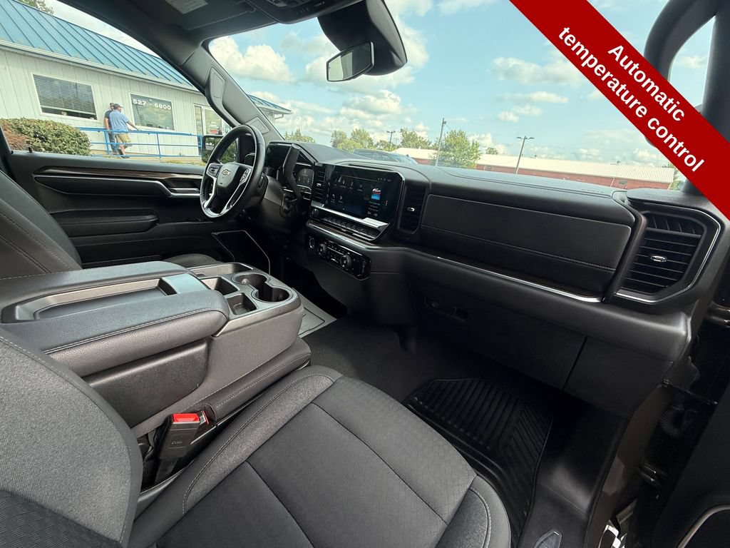 Used 2023 Chevrolet Silverado 1500 LT AWD/4WD image 45