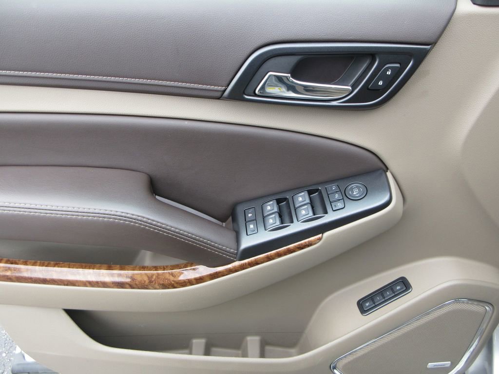 Certified 2020 Chevrolet Suburban Premier w/ 6.2L Performance Package image 24