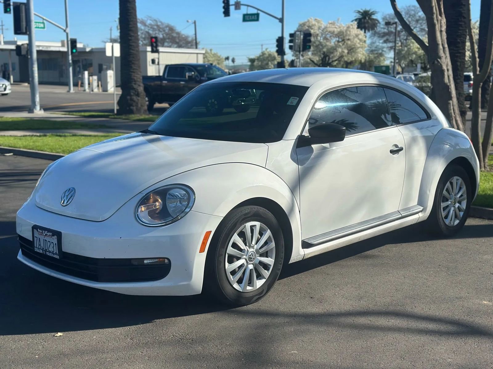 Used 2012 Volkswagen Beetle 2.5 image 3