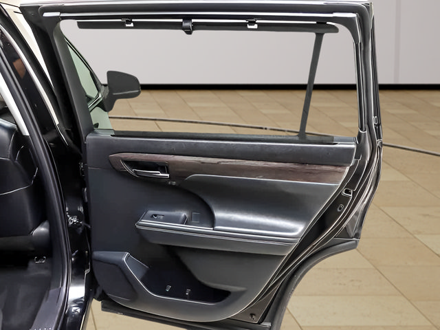 Used 2022 Toyota Highlander Limited AWD/4WD image 28