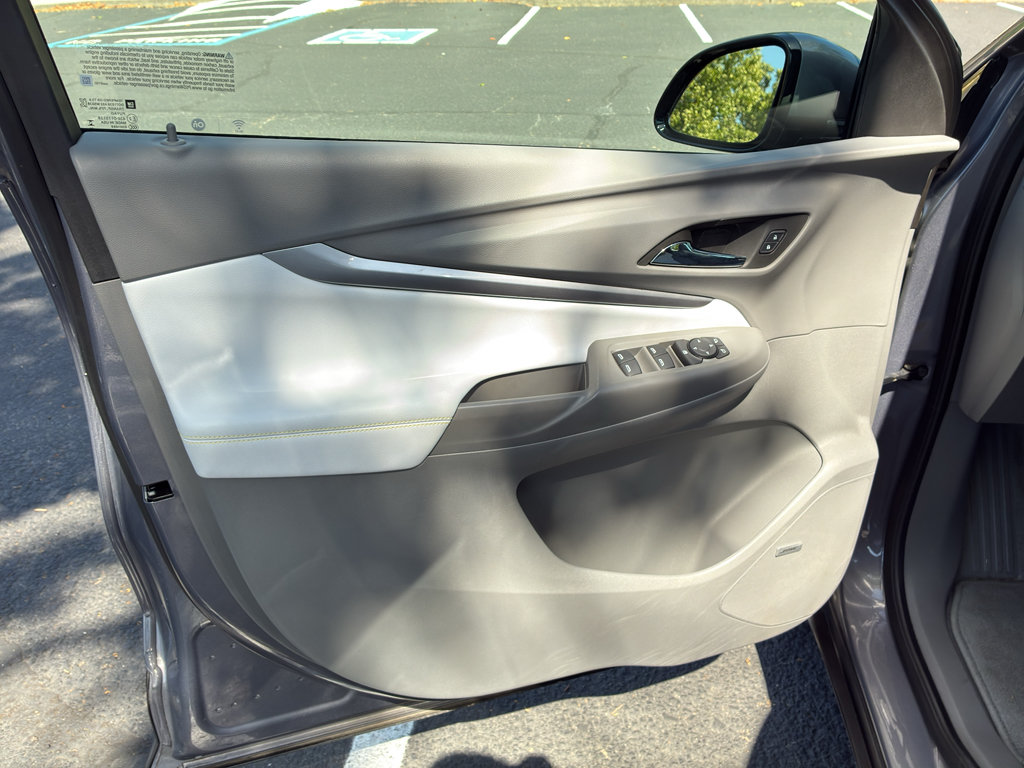Used 2023 Chevrolet Bolt EUV Premier w/ Sun & Sound Package FWD image 16