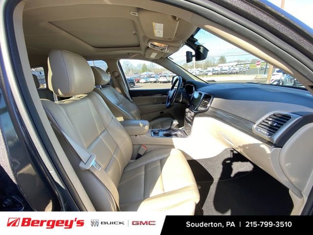 Used 2019 Jeep Grand Cherokee Limited AWD/4WD image 31