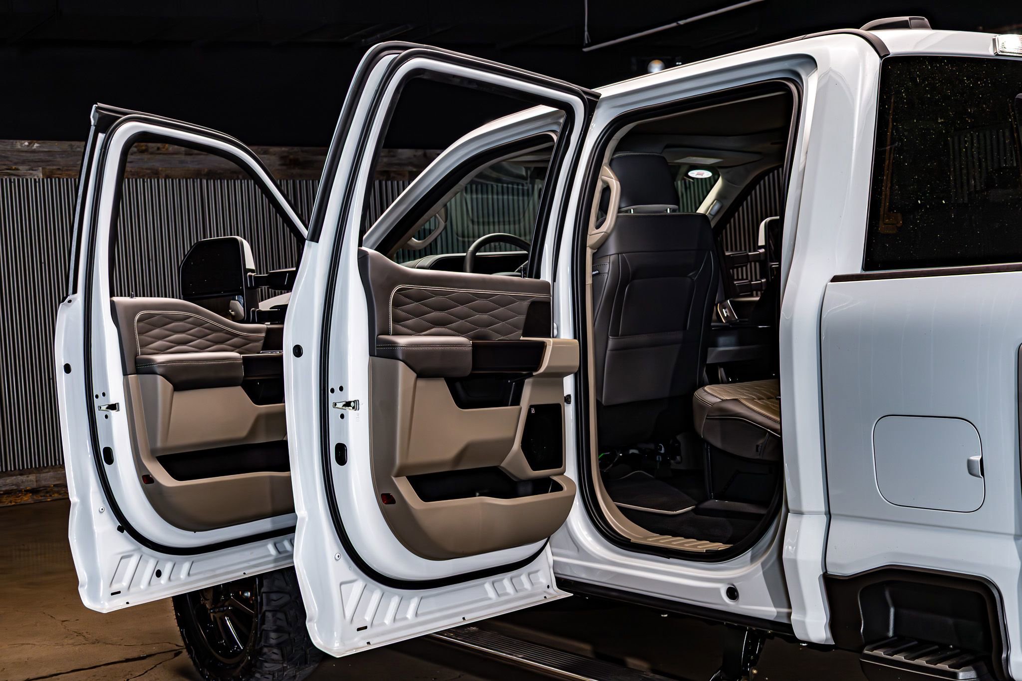 Used 2026 Ford F450 Platinum w/ Platinum Plus Package image 29