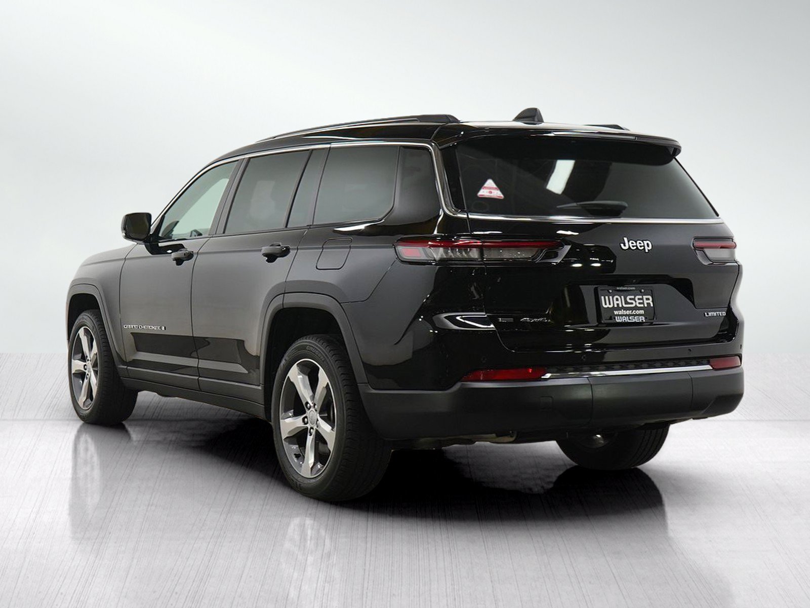 Used 2021 Jeep Grand Cherokee L Limited w/ Trailer Tow Group (B) AWD/4WD image 3