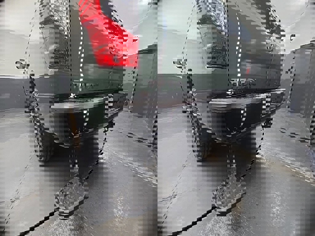 Used 2024 Nissan Titan SV w/ SV Bronze Edition Package image 47