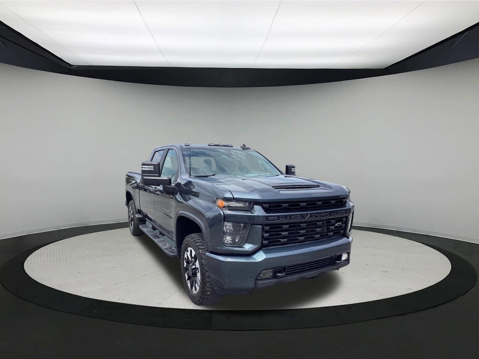 Used 2020 Chevrolet Silverado 2500 Custom w/ Custom Value Package AWD/4WD image 2