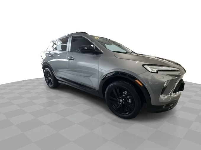 Used 2024 Buick Encore GX Sport Touring w/ Comfort Package image 2