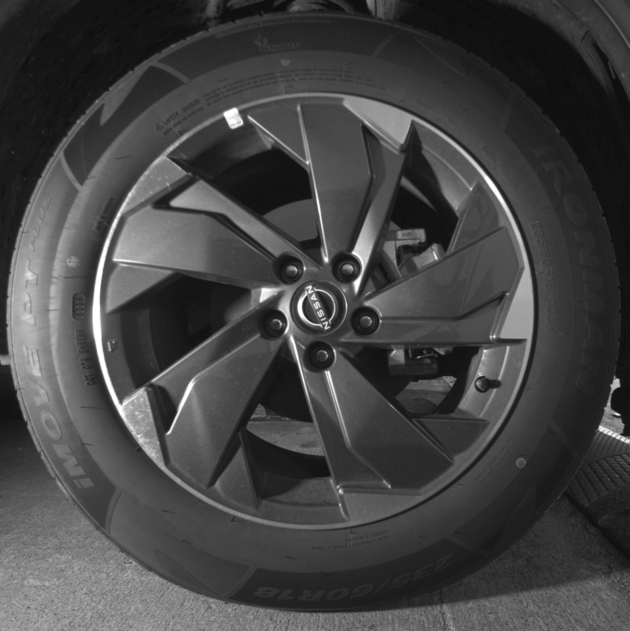 Used 2025 Nissan Rogue SV FWD image 13