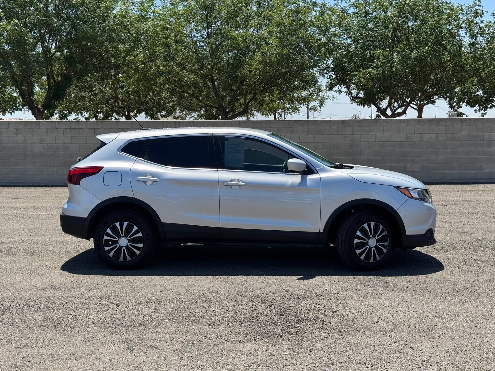 Used 2019 Nissan Rogue Sport S FWD image 2
