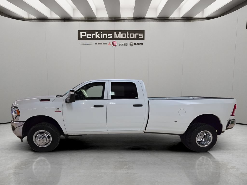 Used 2024 RAM 3500 Tradesman w/ Chrome Appearance Group AWD/4WD image 2