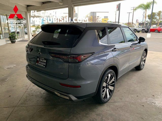 New 2026 Mitsubishi Outlander SE FWD image 3