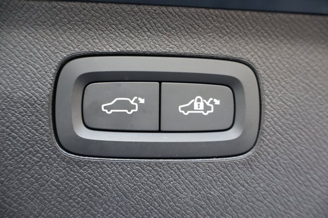 Used 2025 Volvo XC90 B6 Plus w/ Protection Package Premier image 30