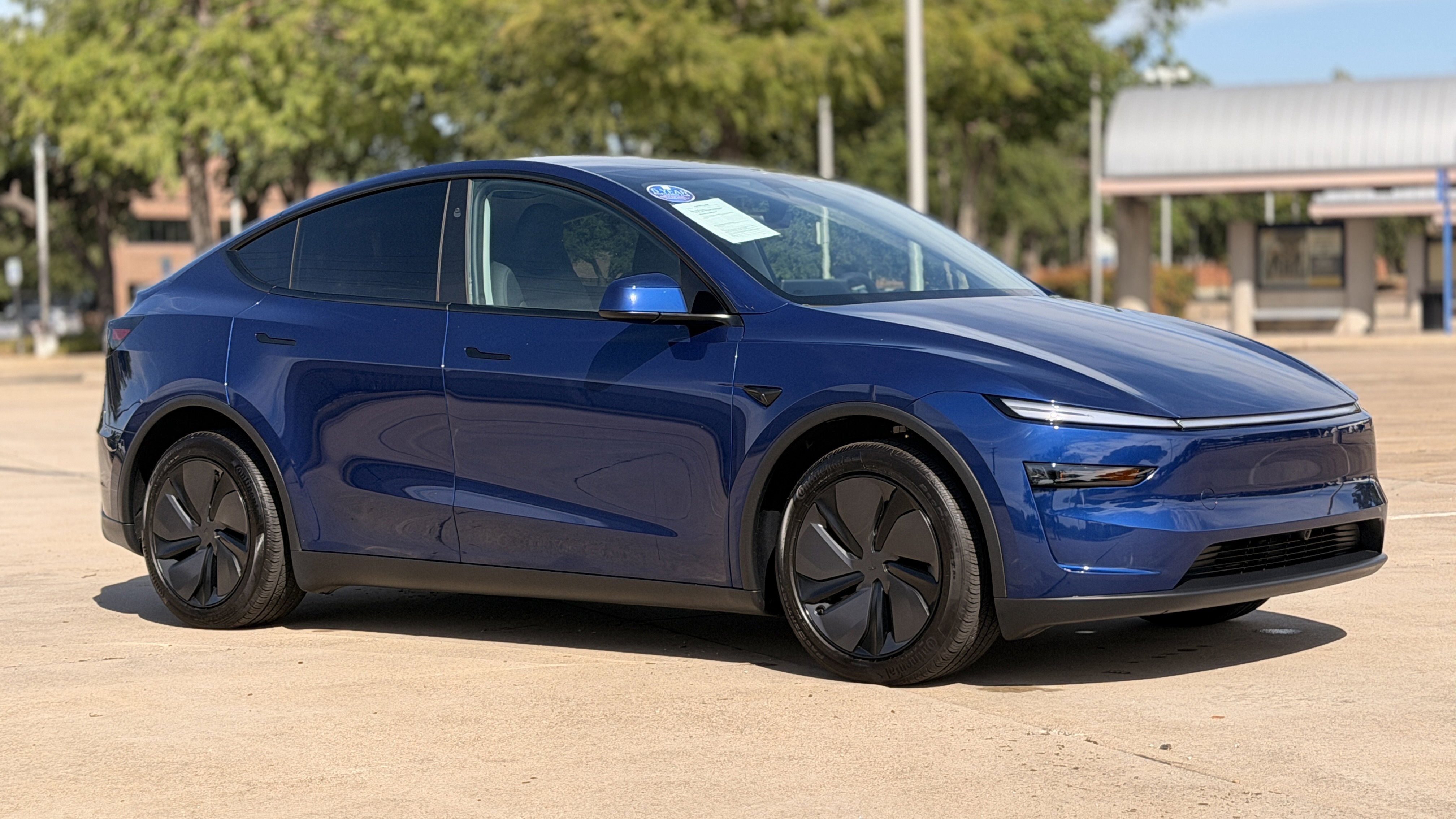Used 2026 Tesla Model Y Long Range AWD/4WD image 1