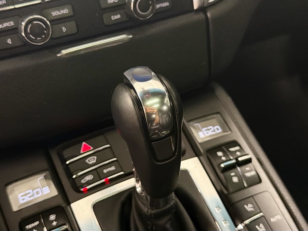 Certified 2015 Porsche Macan S AWD/4WD image 18