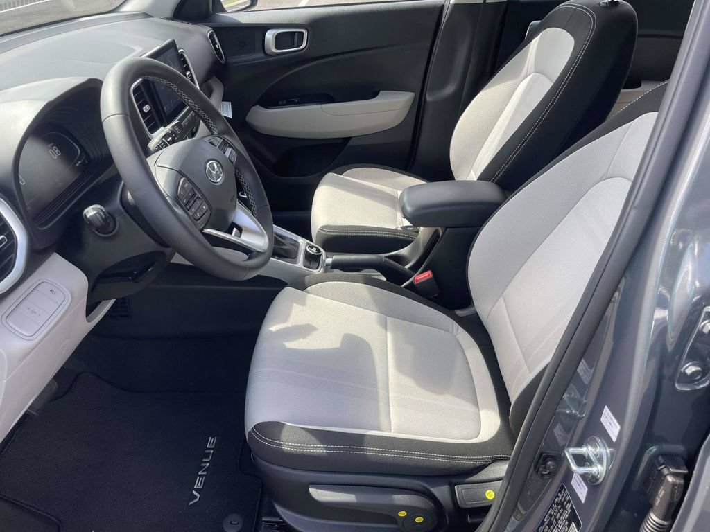 Certified 2024 Hyundai Venue SEL FWD image 10