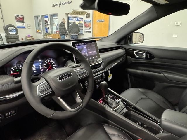 New 2026 Jeep Compass Limited image 32