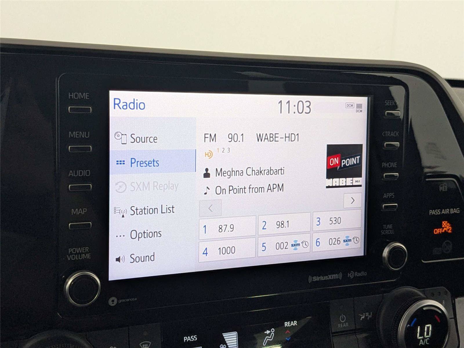 Used 2021 Toyota Highlander XLE FWD image 20