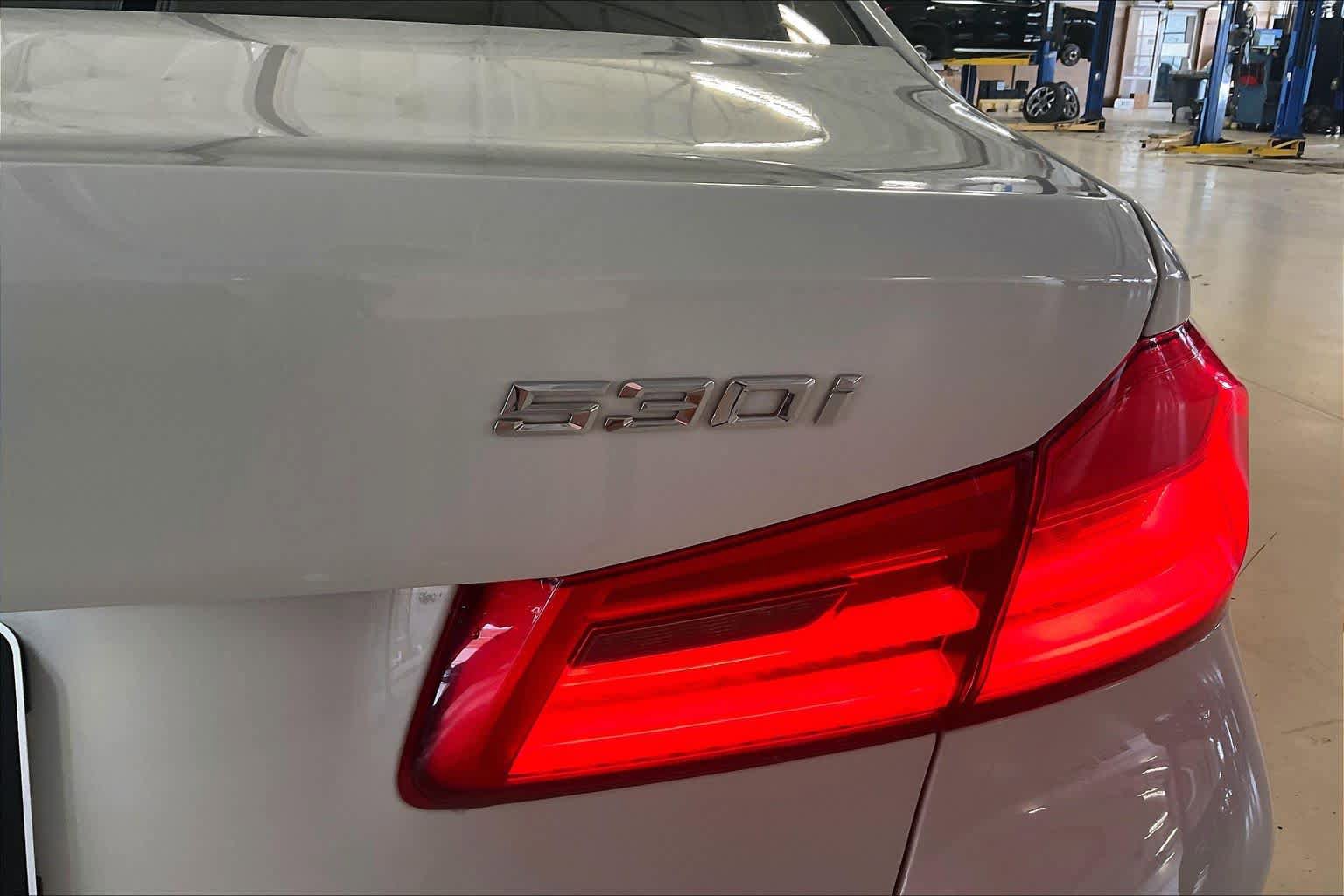 Used 2019 BMW 530i w/ Convenience Package RWD image 30