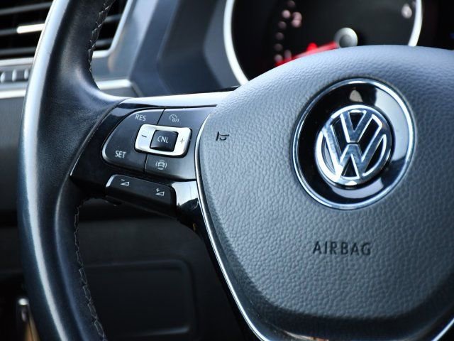 Used 2020 Volkswagen Tiguan SE R-Line AWD/4WD image 21