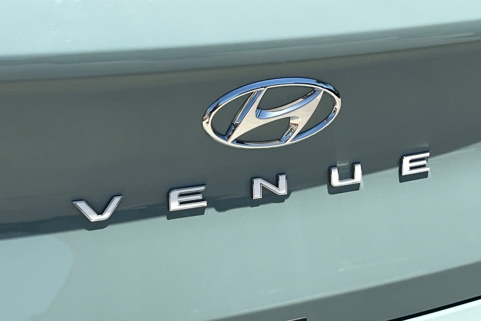 Used 2025 Hyundai Venue SEL FWD image 38