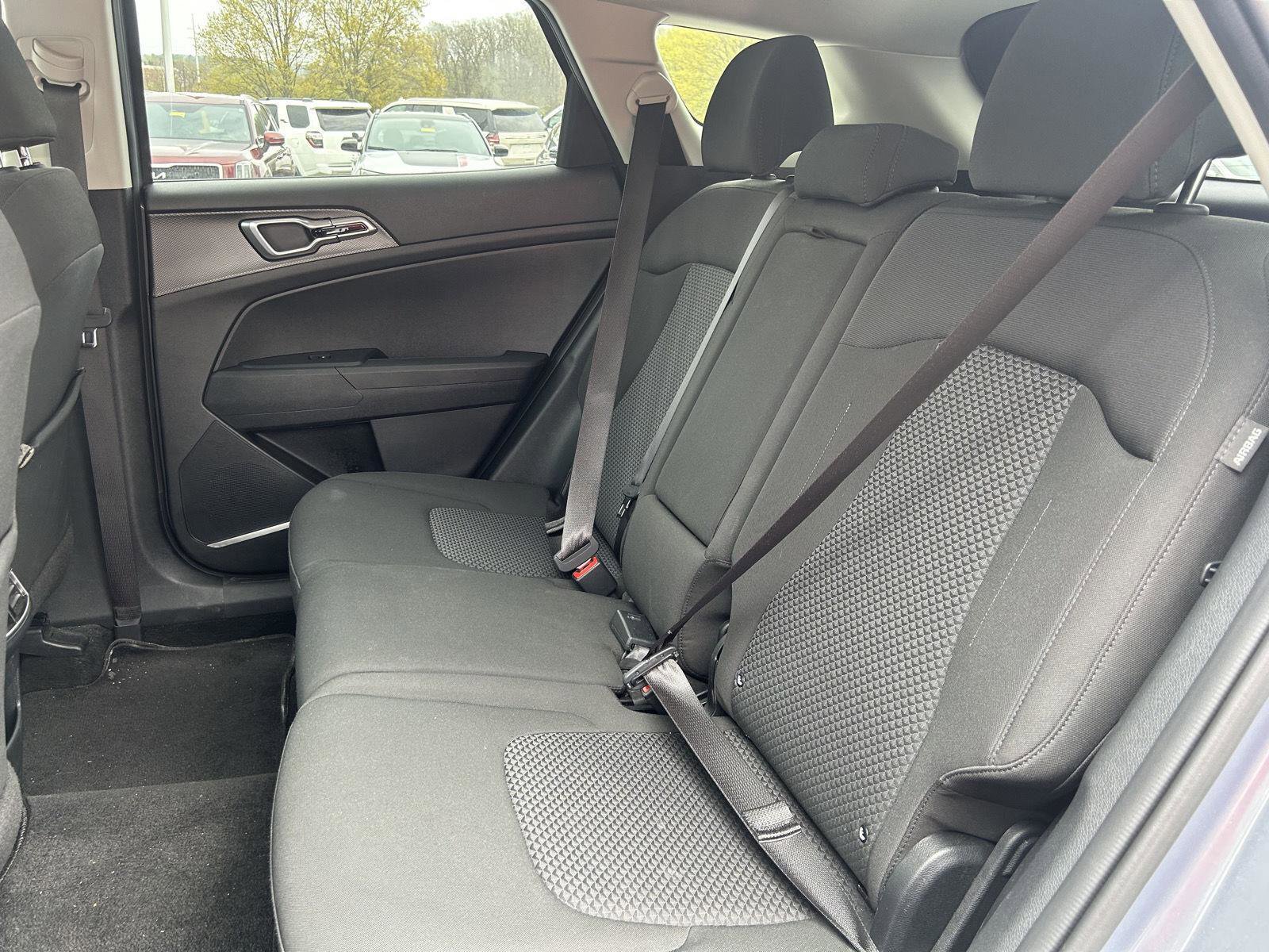 Used 2025 Kia Sportage LX AWD/4WD image 16