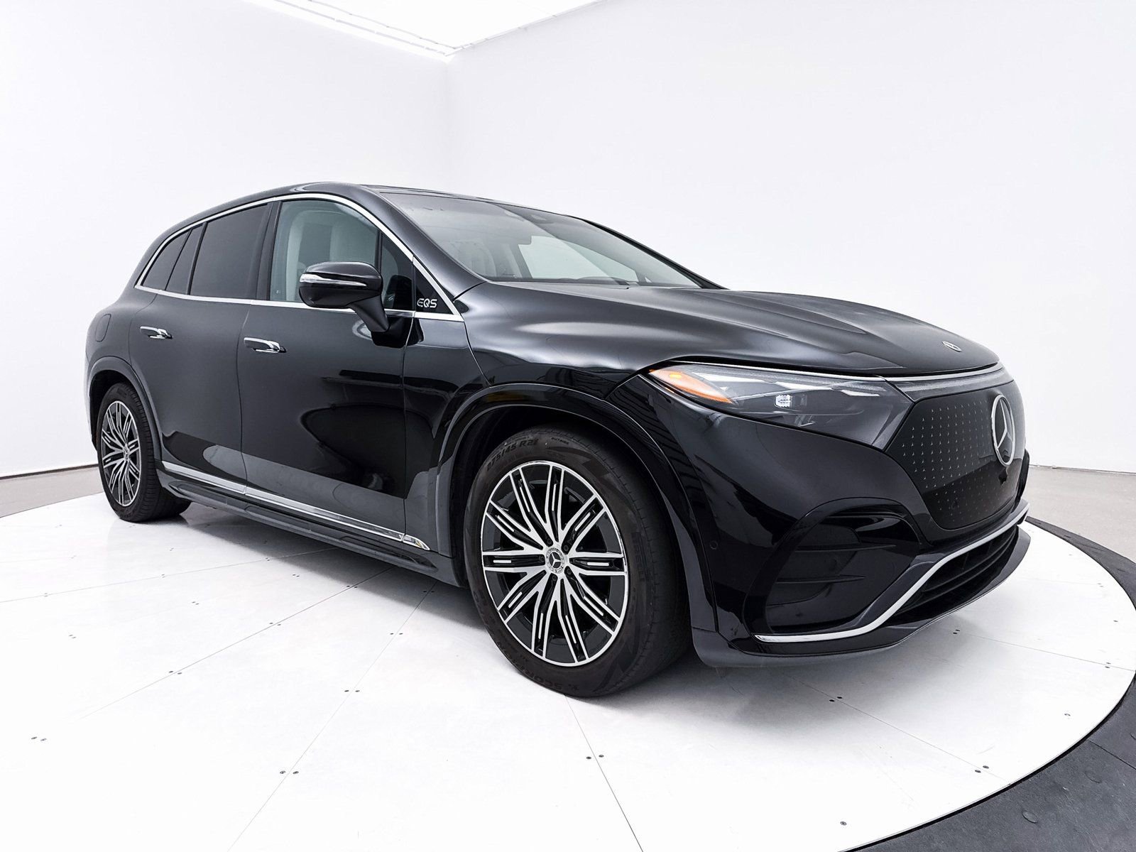 Used 2023 Mercedes-Benz EQS 580 4MATIC SUV image 13