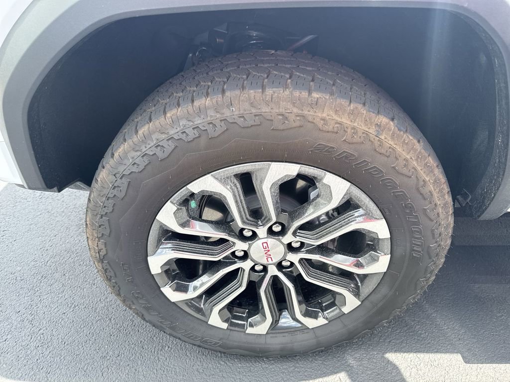 New 2025 GMC Canyon Denali AWD/4WD image 16